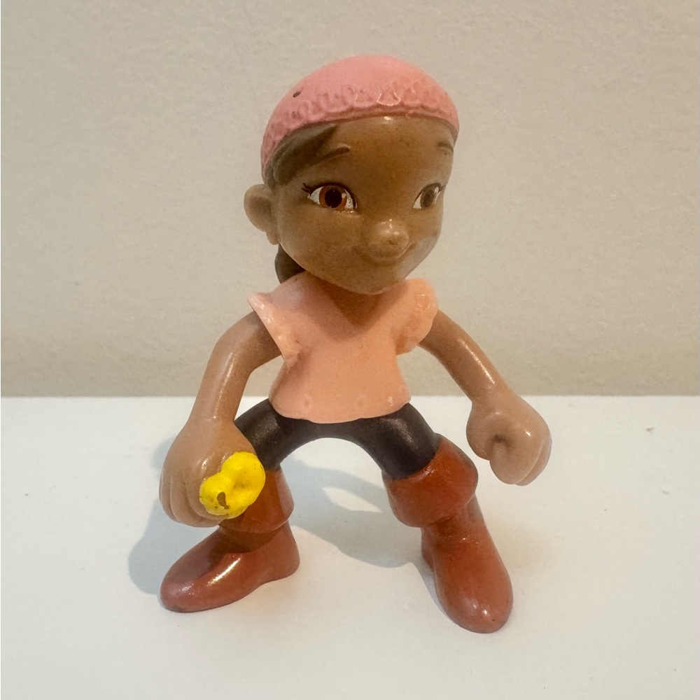 Disney Jake & Neverland Pirates Izzy Skully Cubby 3" Figure Mattel Lot of 4 - Picture 5 of 10